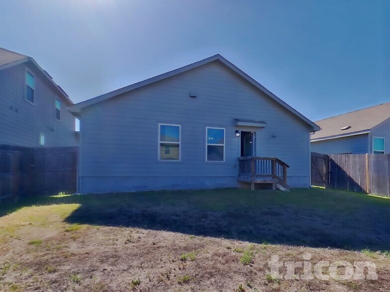 Building Photo - 6815 Hibiscus Falls