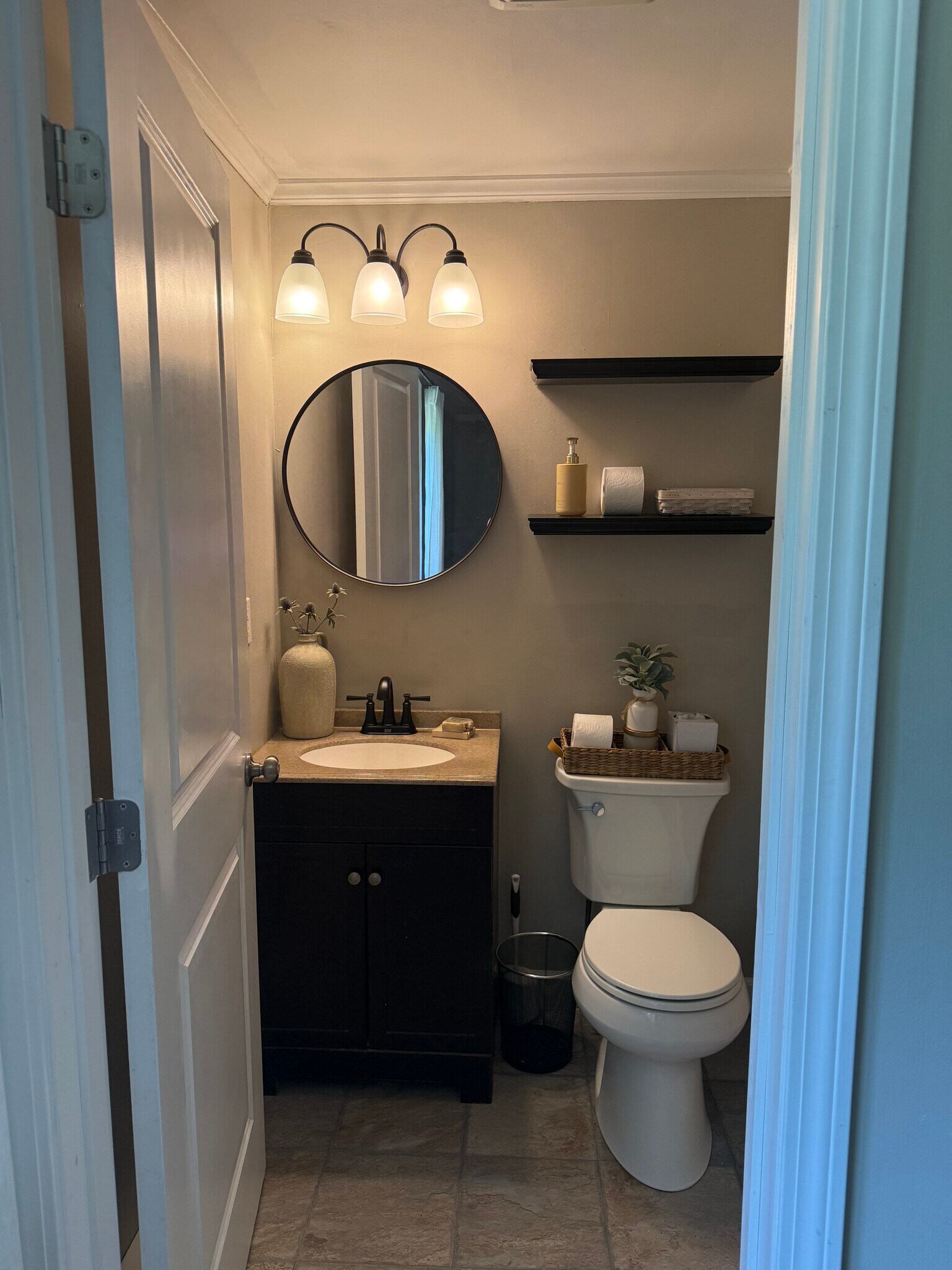 Building Photo - 200 Maple Rd