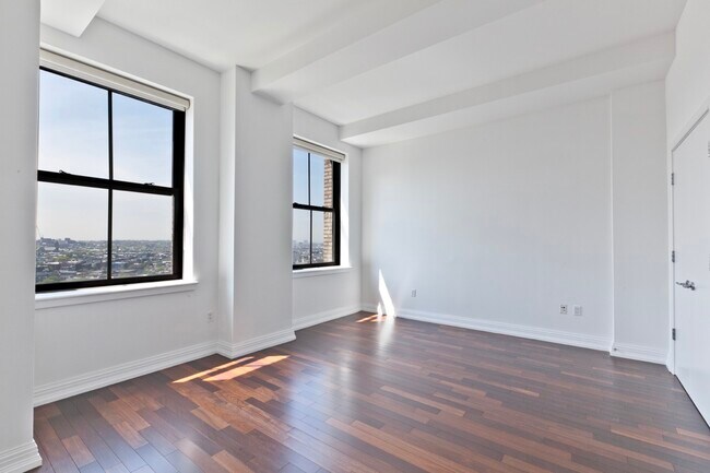 Building Photo - One Hanson