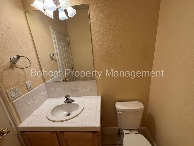 Building Photo - 1231 Flintwood Dr