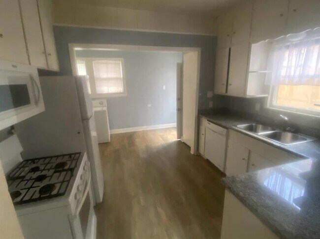 Building Photo - 4434 Oleander St