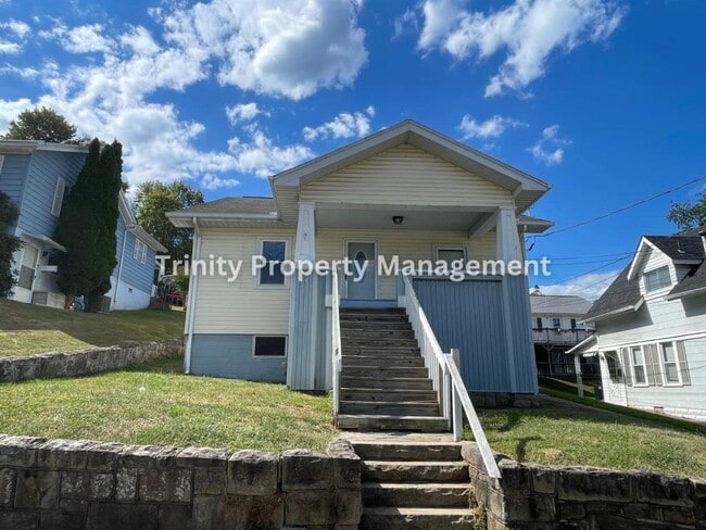 Building Photo - 106 Burton Ave