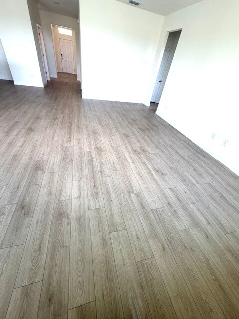 Building Photo - 322 Bracer Way