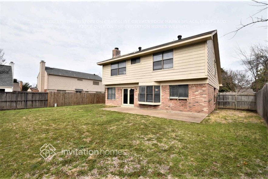 Building Photo - 2513 Livingston Ln