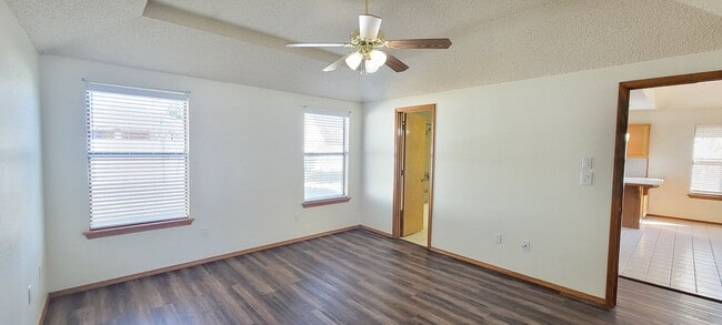 Building Photo - GREAT HOME IN NE CLOVIS NEAR MESA ELEMENTARY