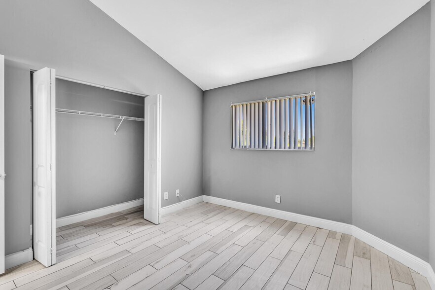 Building Photo - 3417 NW 44th St