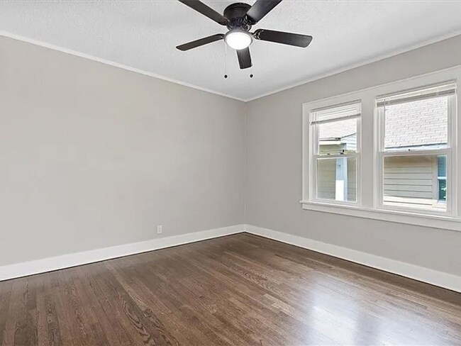 Building Photo - Stunning and Spacious 5BR 2BA Home in Kansas City