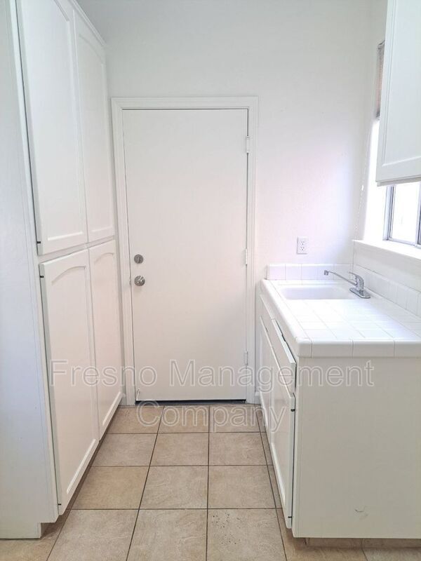 Building Photo - 7530 N Trellis Cir