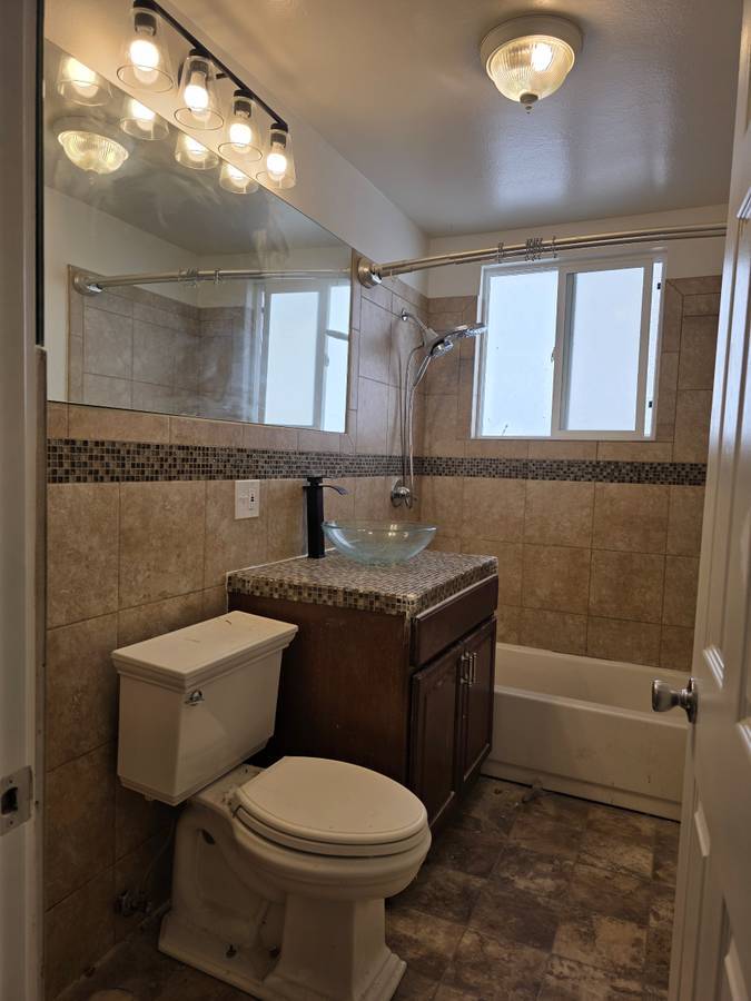 Beautiful Tile Bath - 2108 Marshallfield Ln