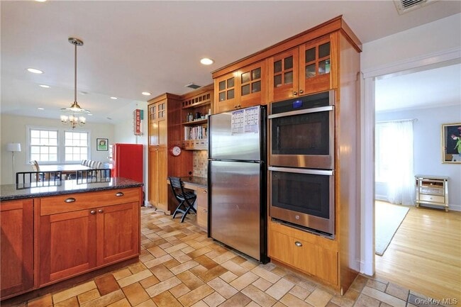 Building Photo - 38 Shadow Ln