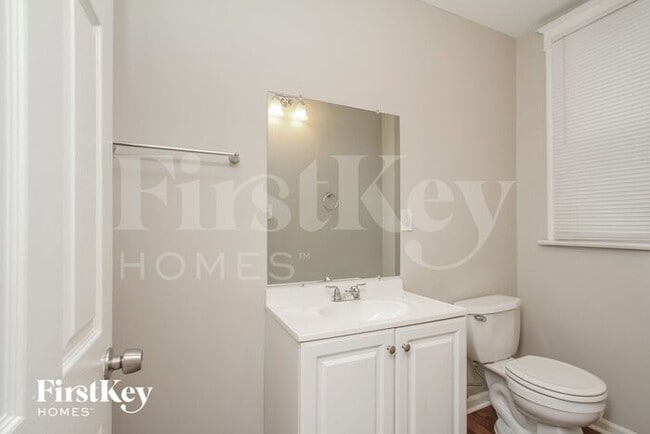 Building Photo - 374 Jay St