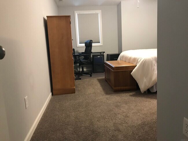 Building Photo - 2119 Meadowsweet Pkwy