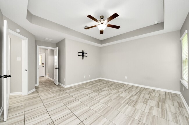 Building Photo - 16011 Monument Hill Crossing