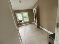 Building Photo - We accept section 8