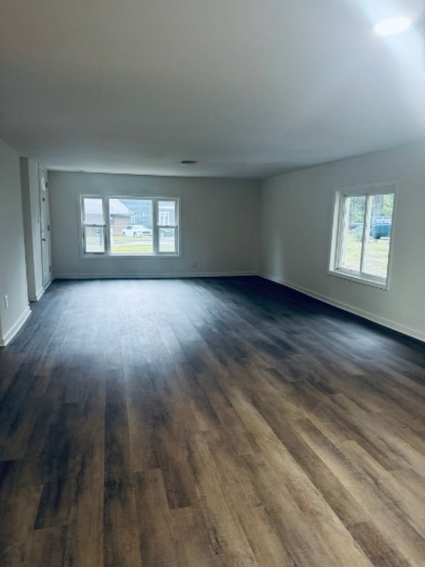 Building Photo - 1450 Maplewood Dr