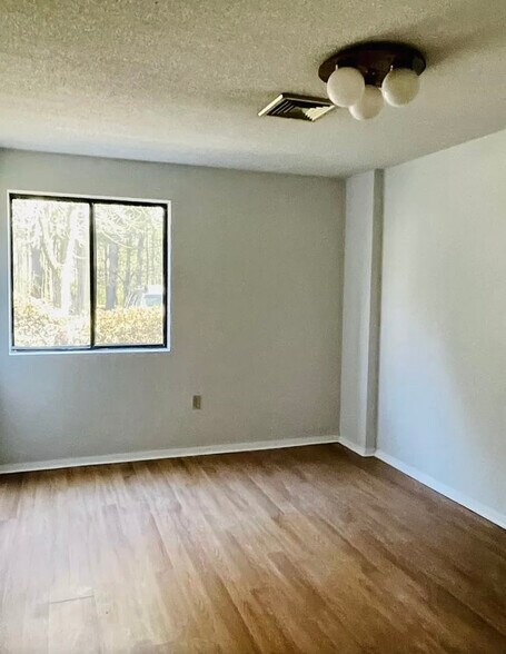 Building Photo - 1712 Blackstone Dr