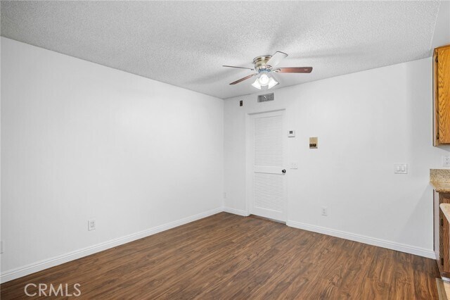 Building Photo - 16226 Vanowen St