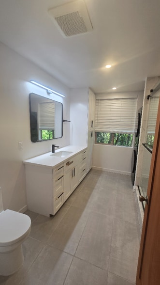 Building Photo - 2665-2665 Shasta Rd