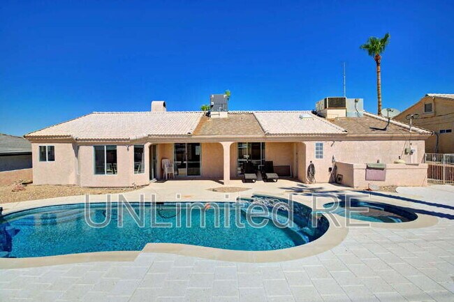 Building Photo - 304 Acoma Blvd S