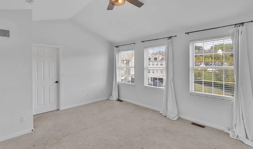 Building Photo - 2002 Ashburn Ct