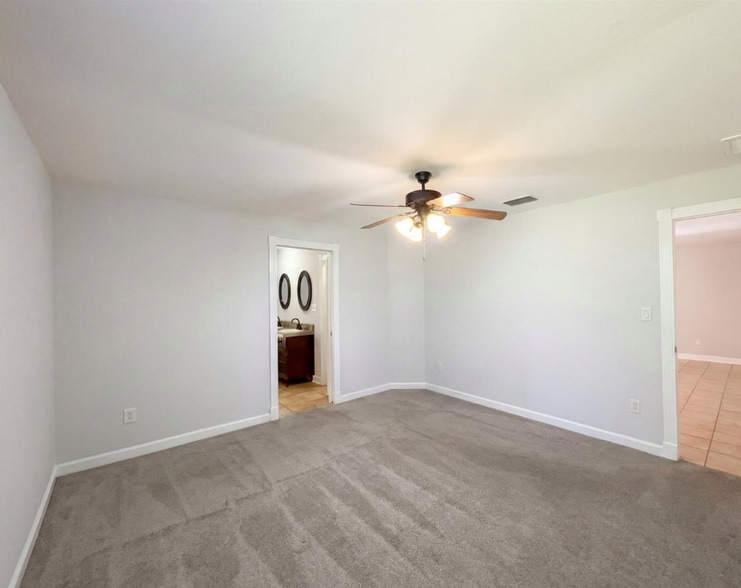 Building Photo - 2037 Recker Hwy