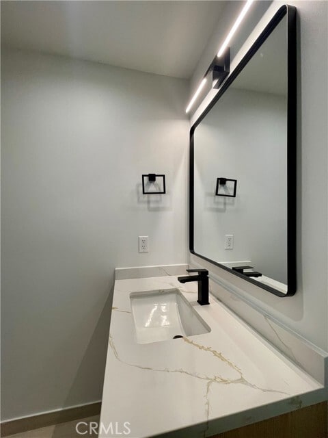 Building Photo - 613 W 41st Pl