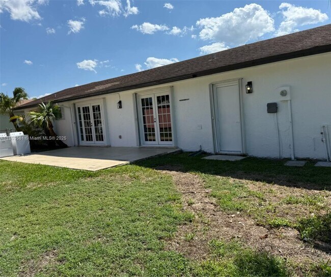 Building Photo - 17035 SW 107th Ct
