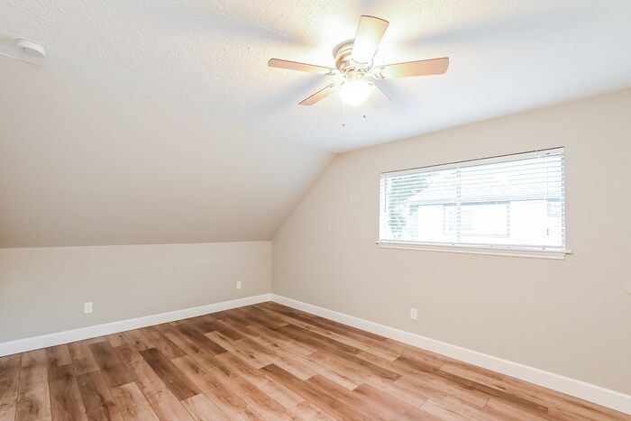 Building Photo - 11818 Oakcroft Dr