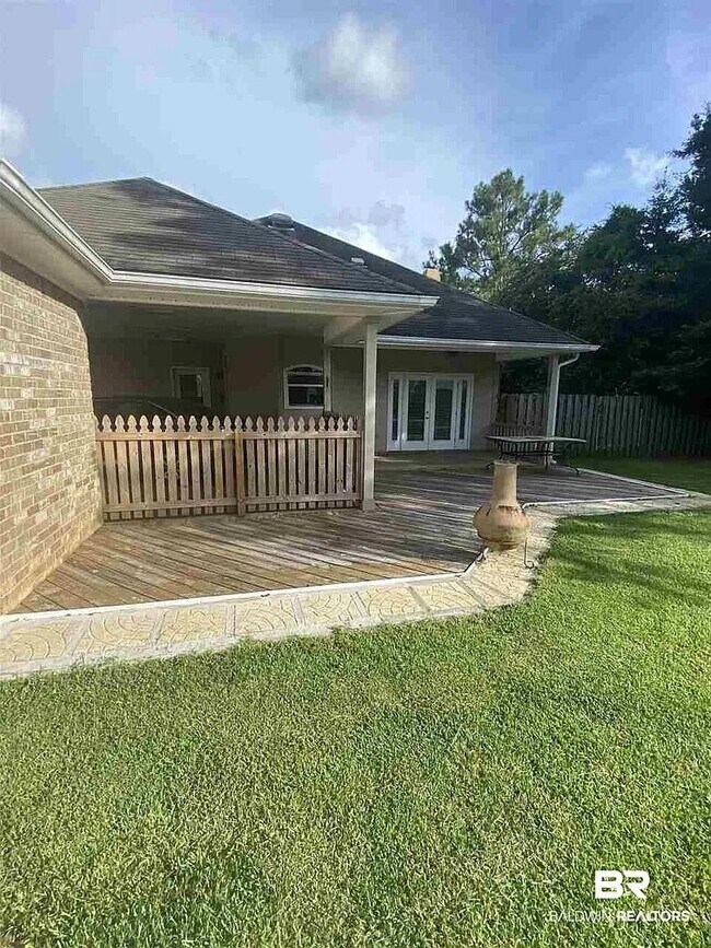 Building Photo - 106 Riveroaks Dr