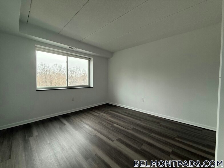 Building Photo - 55 Hill Rd