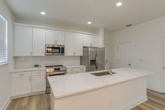 Building Photo - 1401 E Michigan St