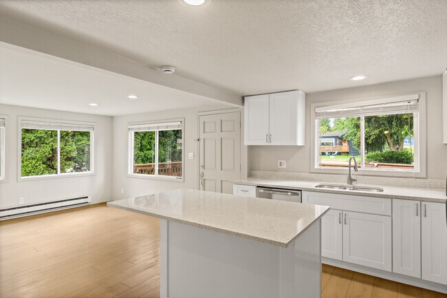 Building Photo - 8005 NE 143rd St