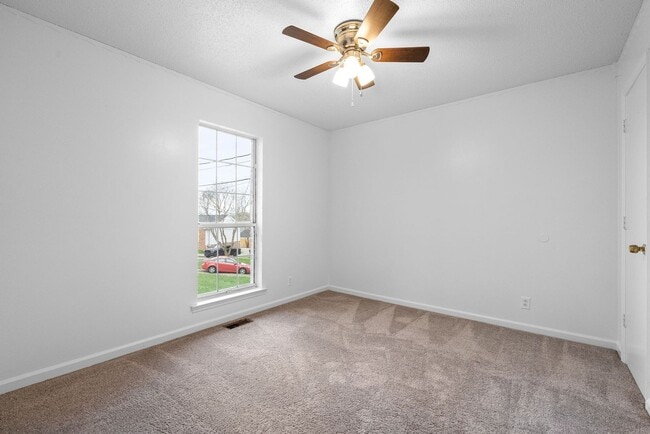 Building Photo - 3 Bed 2 Bath Home Near Post for Rent!