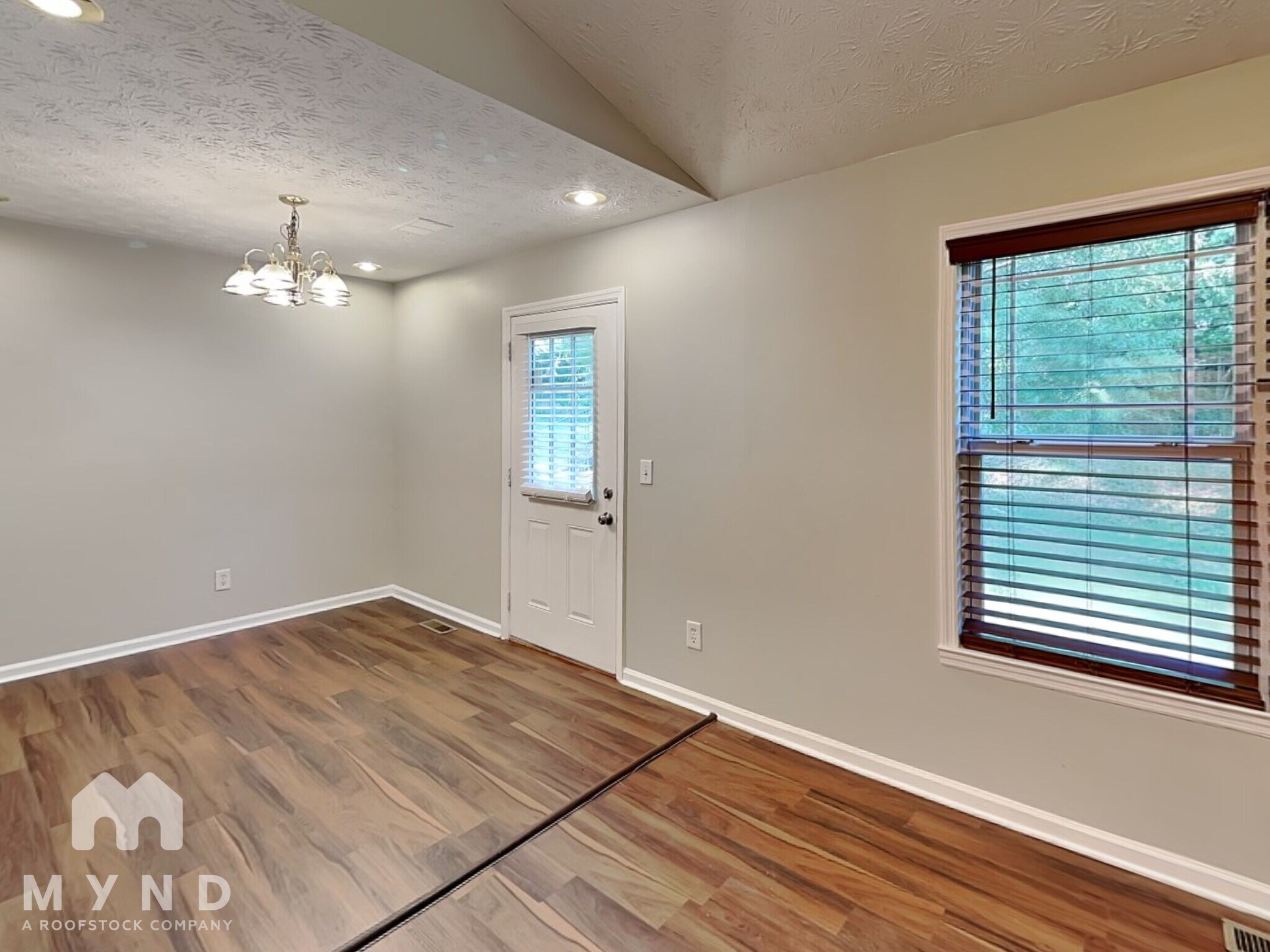 Building Photo - 3259 Pawnee Dr
