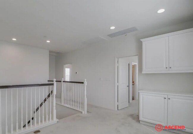 Building Photo - 11610 Campus Park Dr