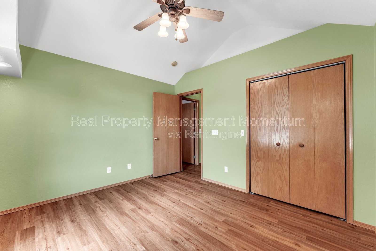 Building Photo - 1111 W Poplar St