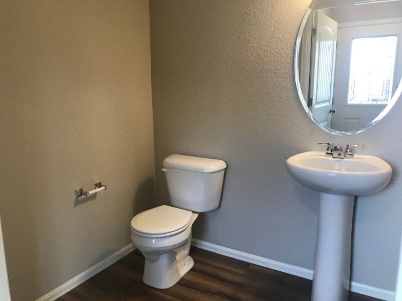 Building Photo - 7690 Woody Cones Vw