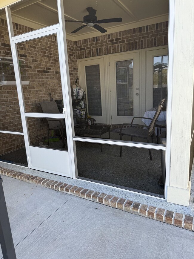 Building Photo - 3948 Ella Dr