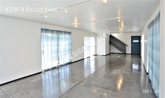 Building Photo - 1230 N Bailey Ln