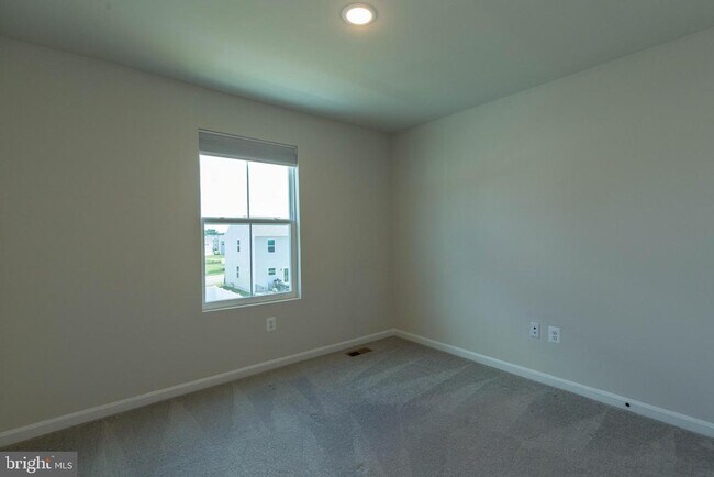 Building Photo - 37 Diving Scaup Rd