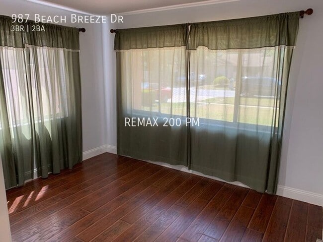 Building Photo - 987 Beach Breeze Dr