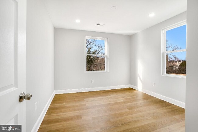 Building Photo - 3501 Erdman Ave