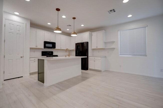 Building Photo - 111 Balsam Leaf Ct