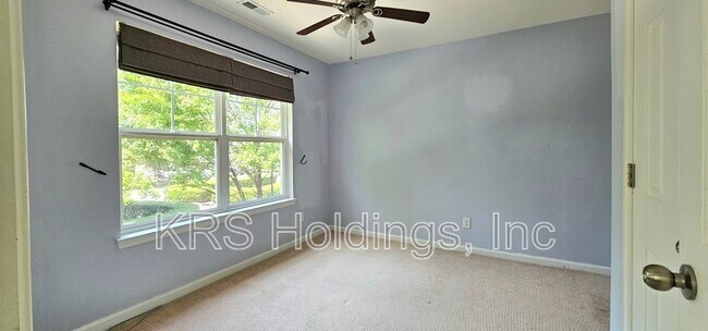 Building Photo - 848 Gem Ct