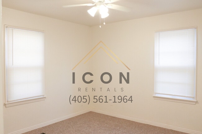 Building Photo - 3917 NW 24th St