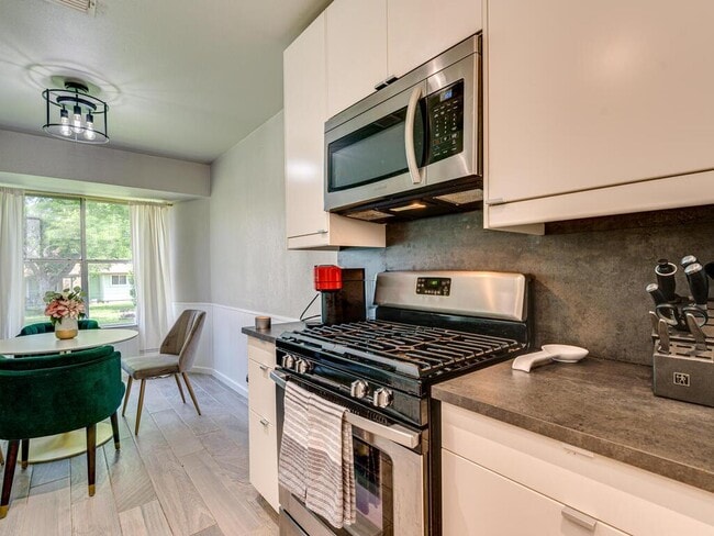 Building Photo - 12505 Brandywine Ct