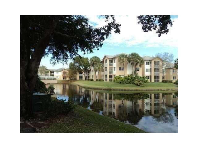 Building Photo - 9901 Westview Dr