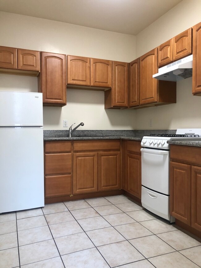 Building Photo - 2402 California St