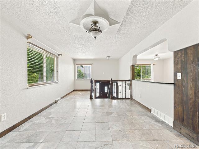 Building Photo - 3137 W 20th Ave