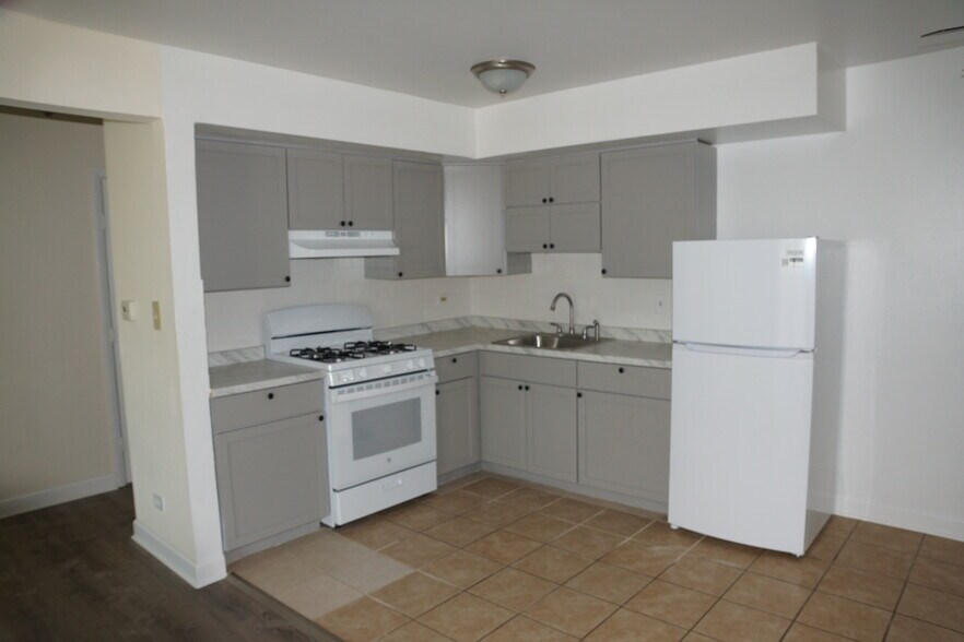 Building Photo - 325 Neville Dr